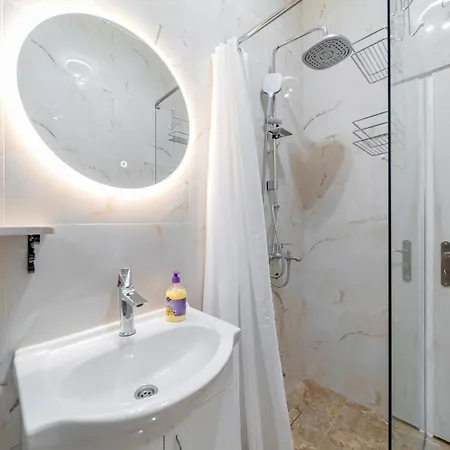 Nele Апартаменты